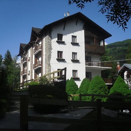 Pensione Bianca Bardonecchia Bagian luar foto